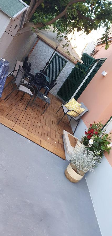 La Casa Del Capitano Apartment Леванто Екстериор снимка